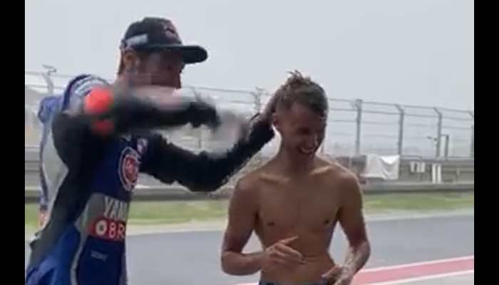 Due to the rain at the Mandalika Circuit, a WSBK racer takes a shower in the rain